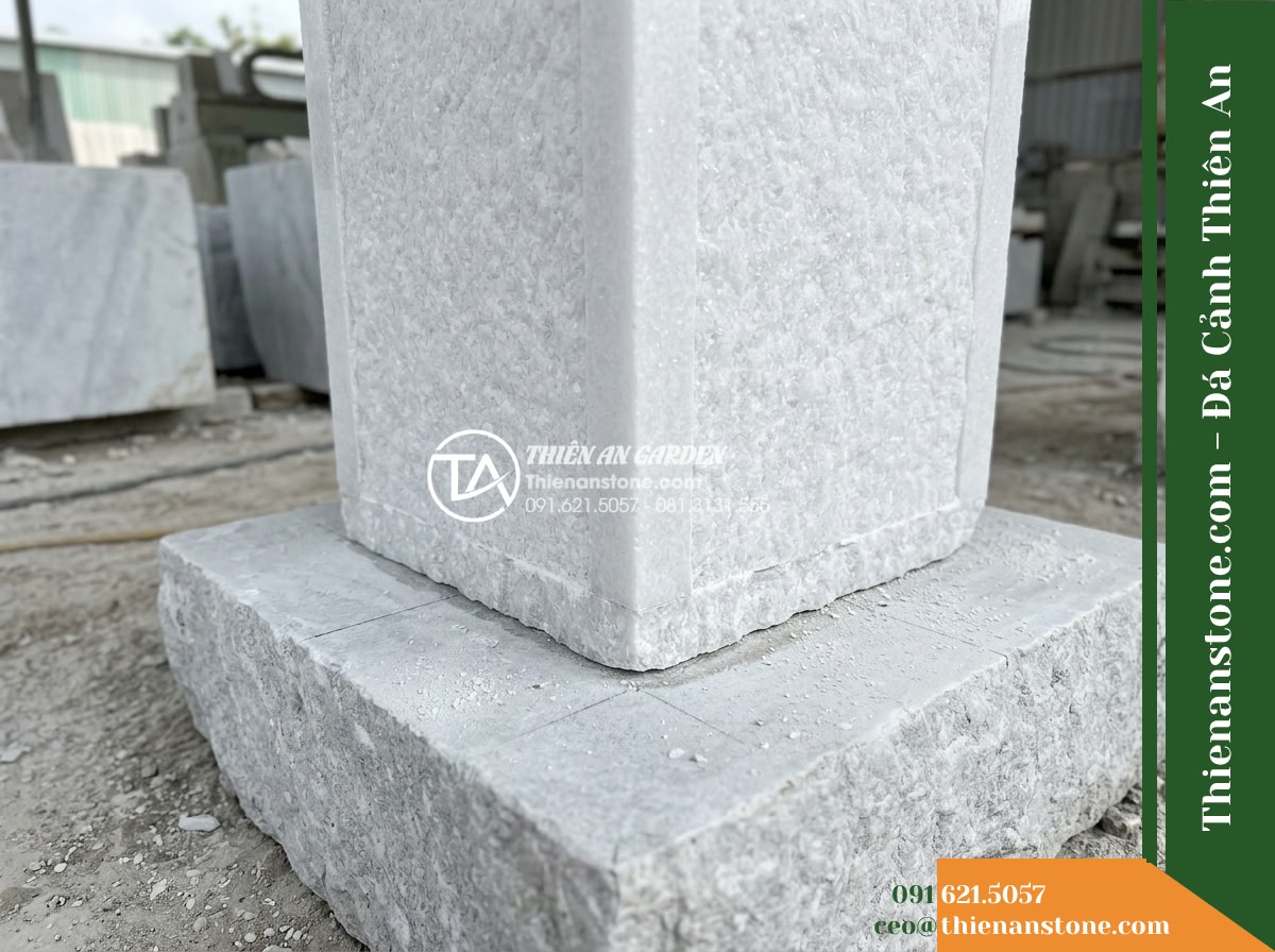Trụ Phun Vuông Khò Nhám 4 Mặt, Cắt Thô 30x30cm Cao 1m