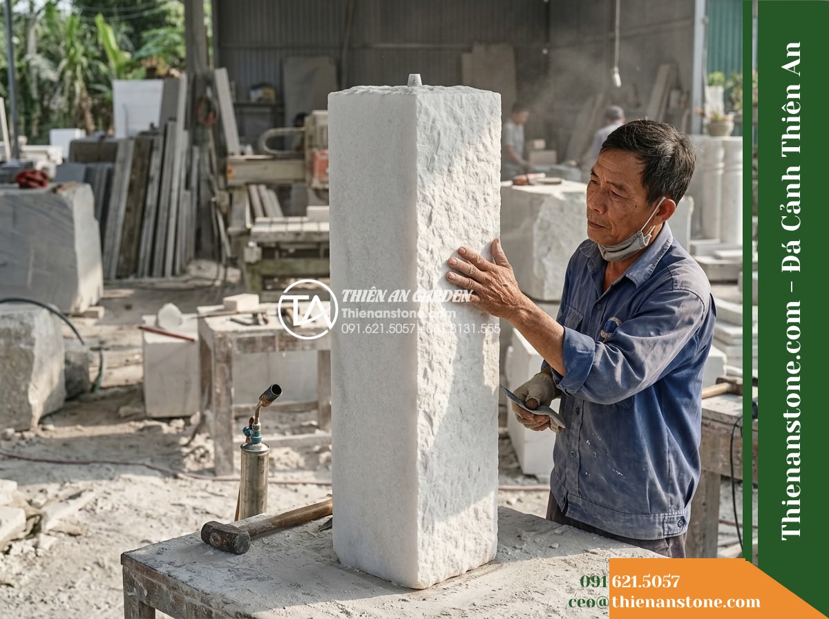 Trụ Phun Vuông Khò Nhám 4 Mặt, Cắt Thô 30x30cm Cao 1m